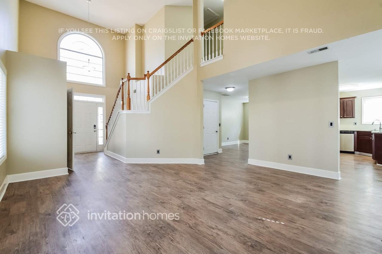 169 Stoneforest Dr - Photo 5 of 18