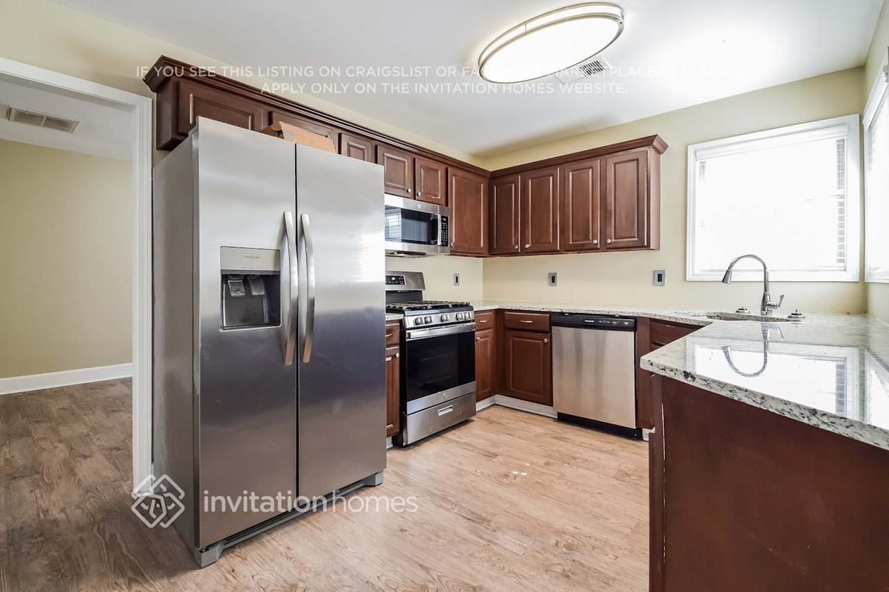 169 Stoneforest Dr - Photo 7 of 18