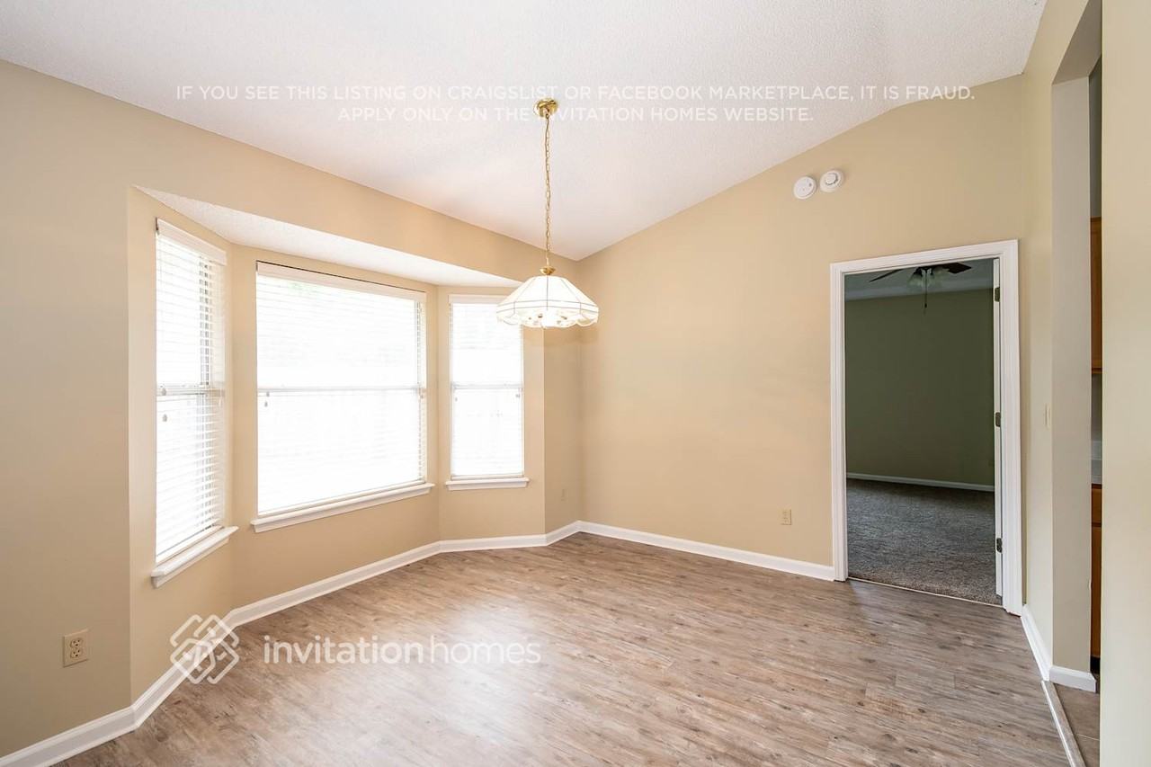 1737 Chalet St - Photo 3 of 20