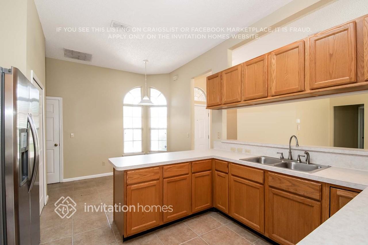 1737 Chalet St - Photo 7 of 20