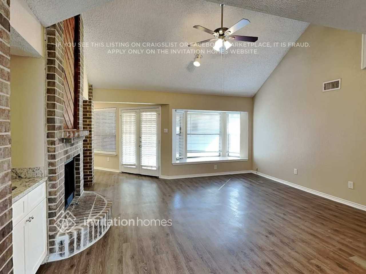 2032 Rochelle Ln - Photo 5 of 22