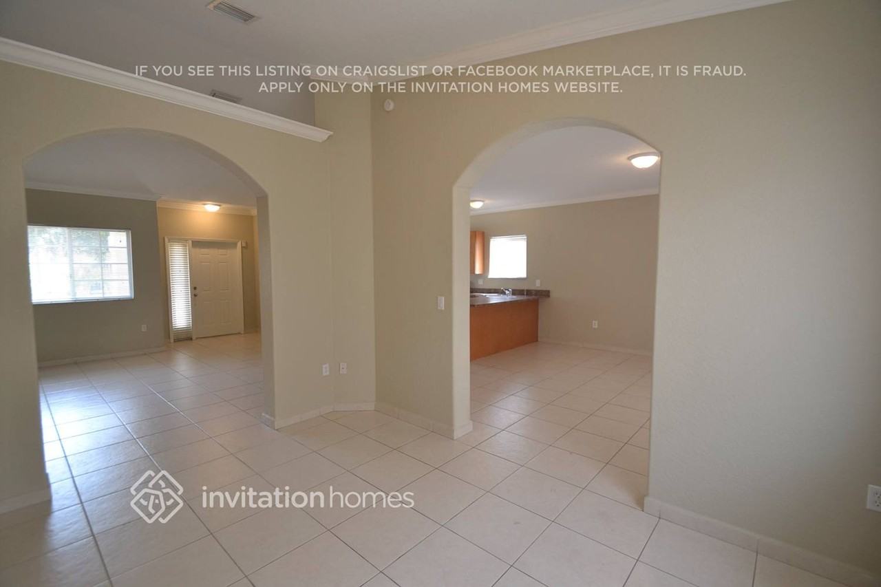 9106 Nw 169th St - Photo 2 of 9