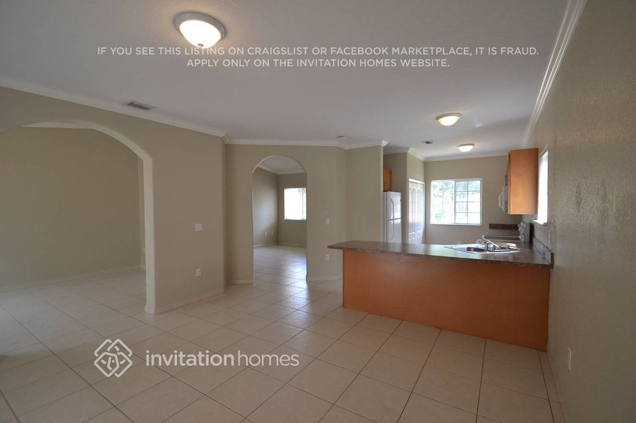 9106 Nw 169th St - Photo 4 of 9