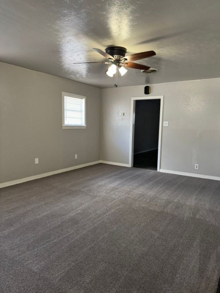4323 S Polk St - Photo 4 of 17