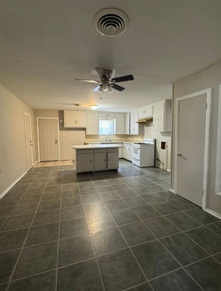 4323 S Polk St - Photo 6 of 17
