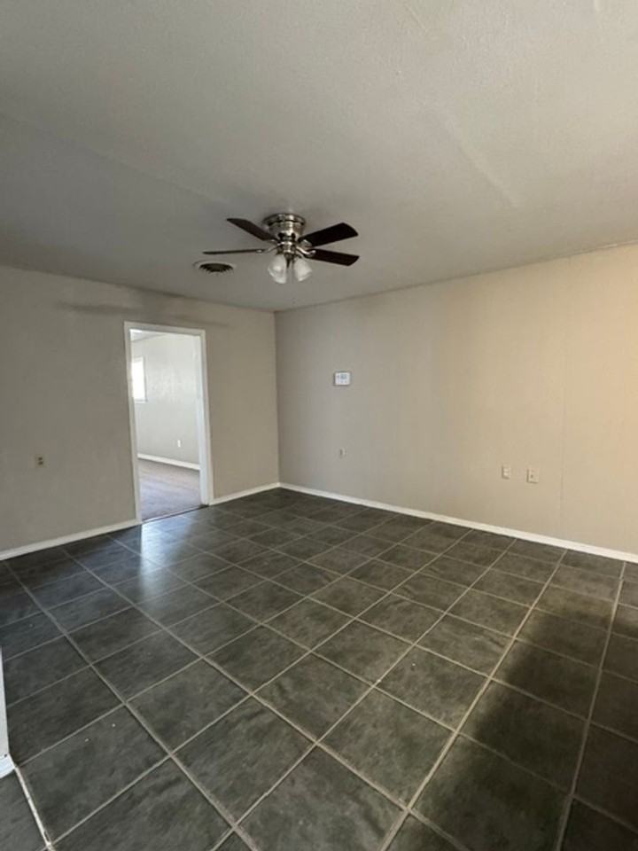4323 S Polk St - Photo 7 of 17
