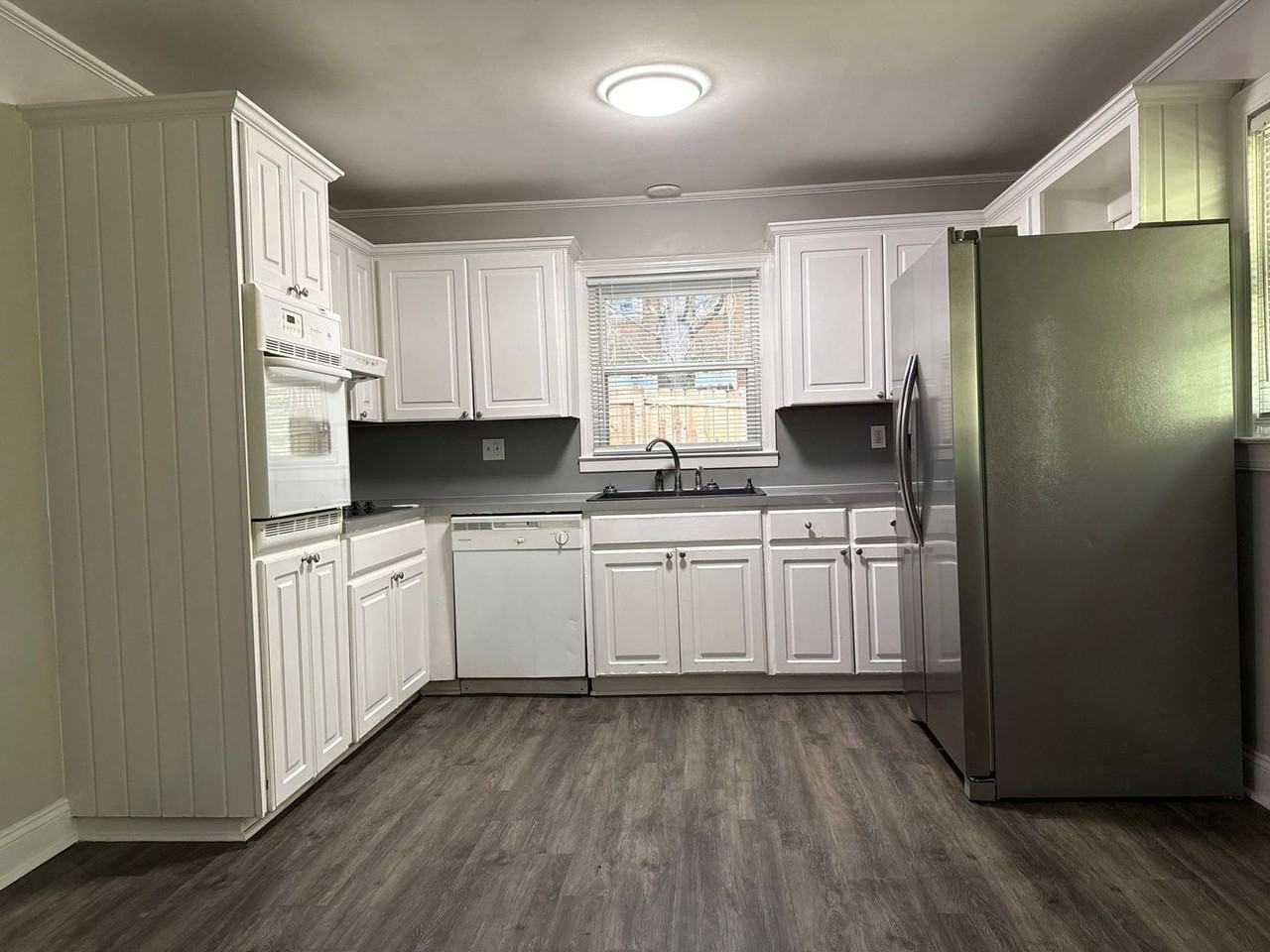 645 Greenbriar Ave - Photo 4 of 26