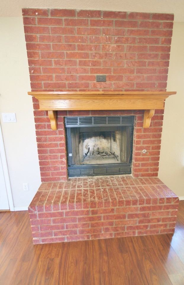 1817 Lesley St - Photo 6 of 22
