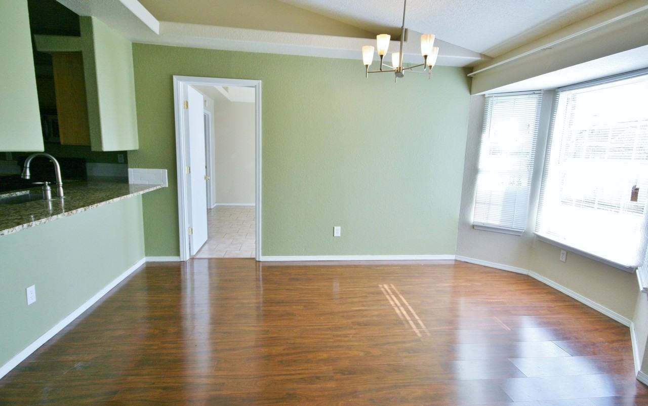 1817 Lesley St - Photo 7 of 22