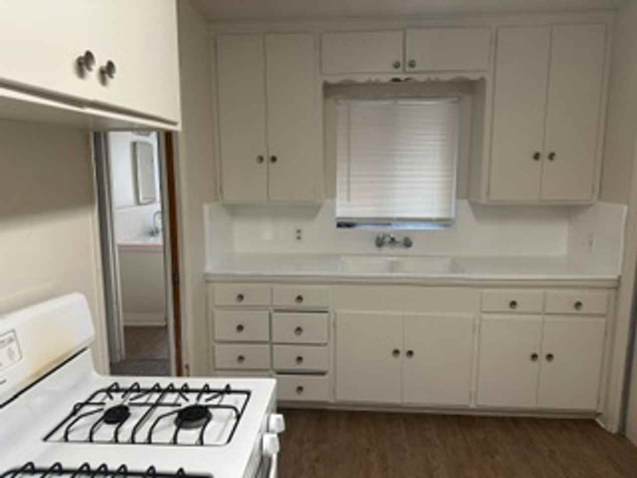 1248 N Thorne Ave - Photo 2 of 7