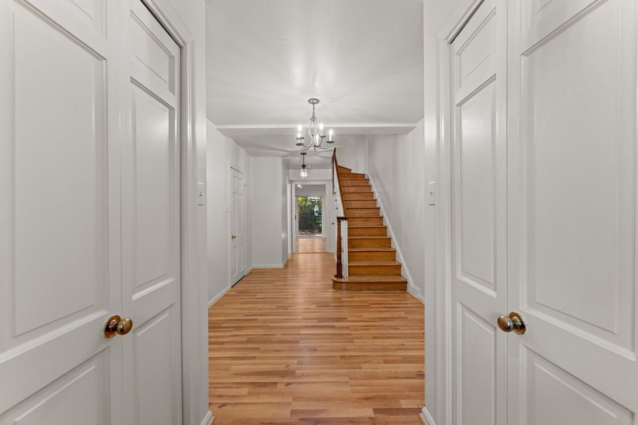 605 H St Sw - Photo 4 of 39