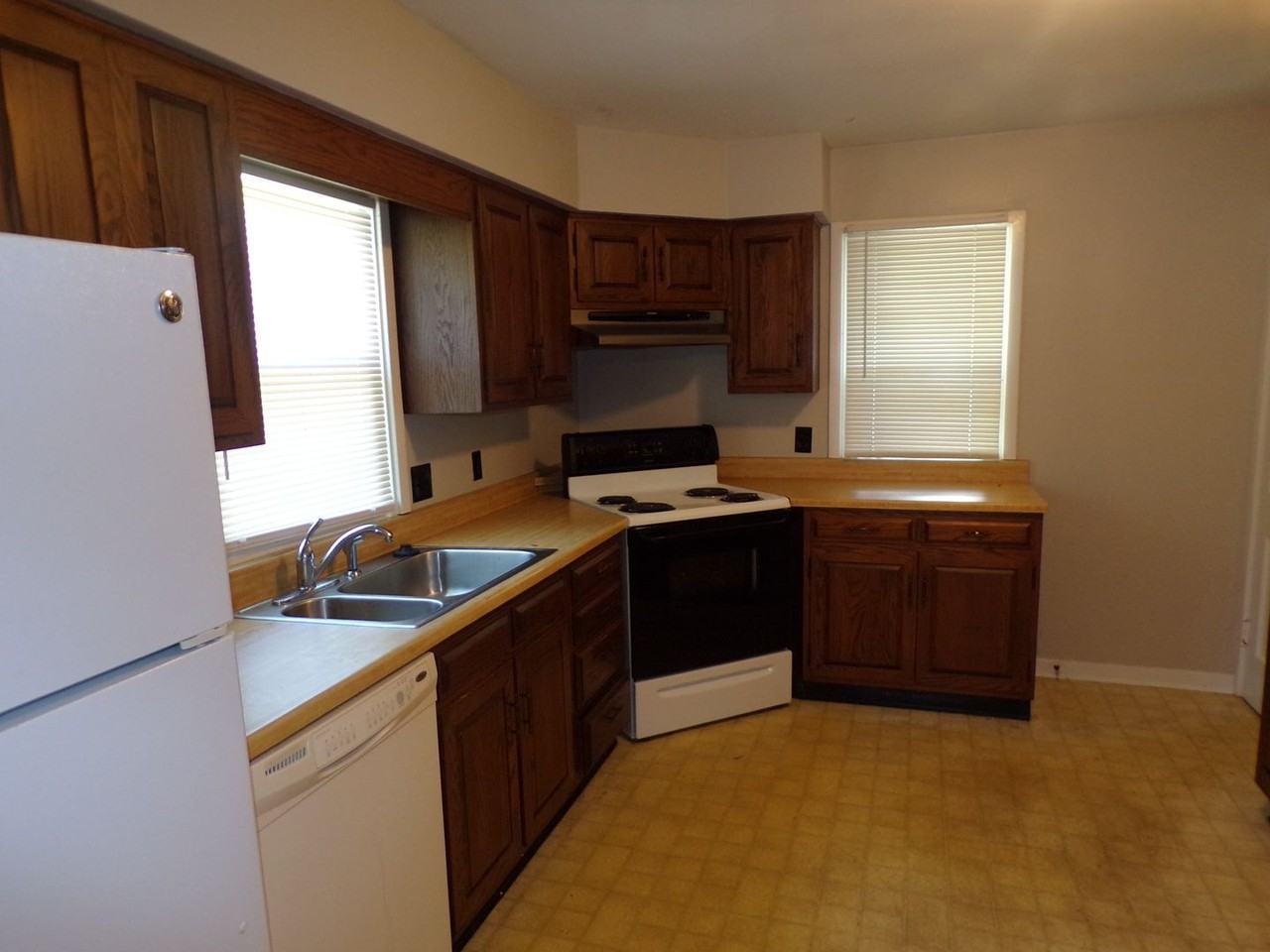 1030 Florida St - Photo 5 of 26
