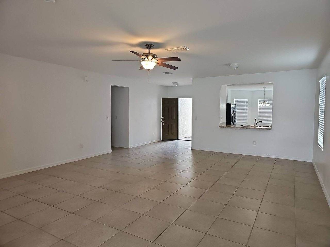 1109 Se 5th Ter - Photo 3 of 21