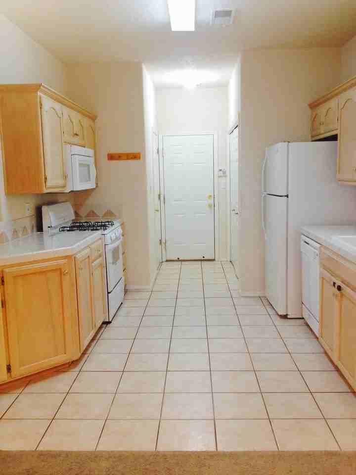 7408 Tricia Rd Ne - Photo 4 of 10