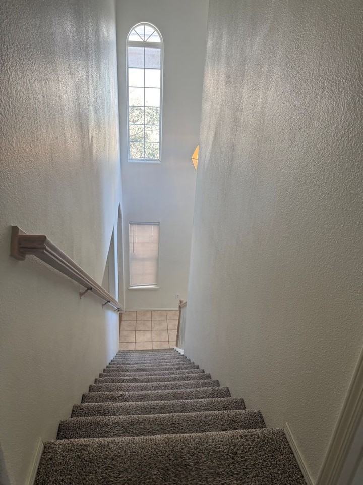 7408 Tricia Rd Ne - Photo 5 of 10