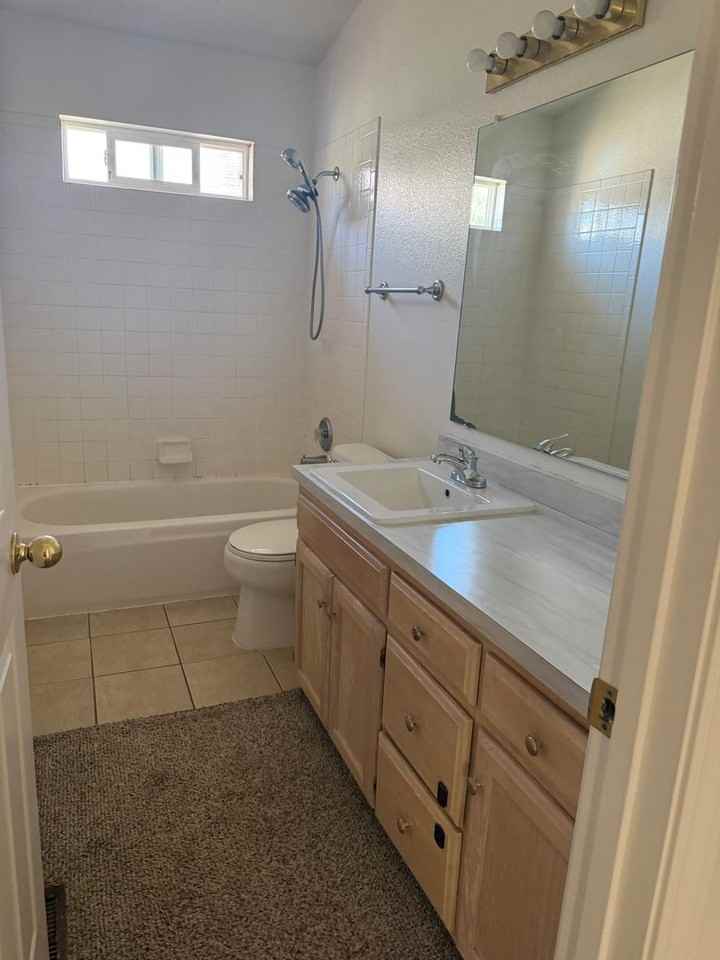 7408 Tricia Rd Ne - Photo 6 of 10