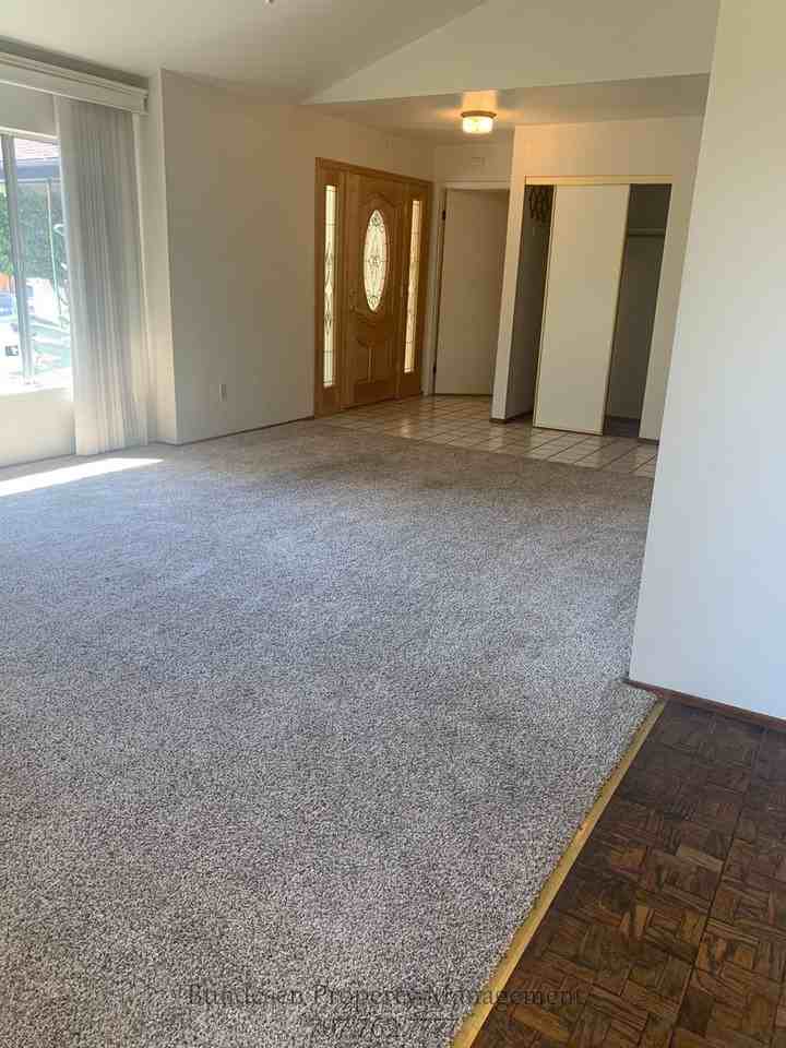 3200 Niagara Way - Photo 3 of 17