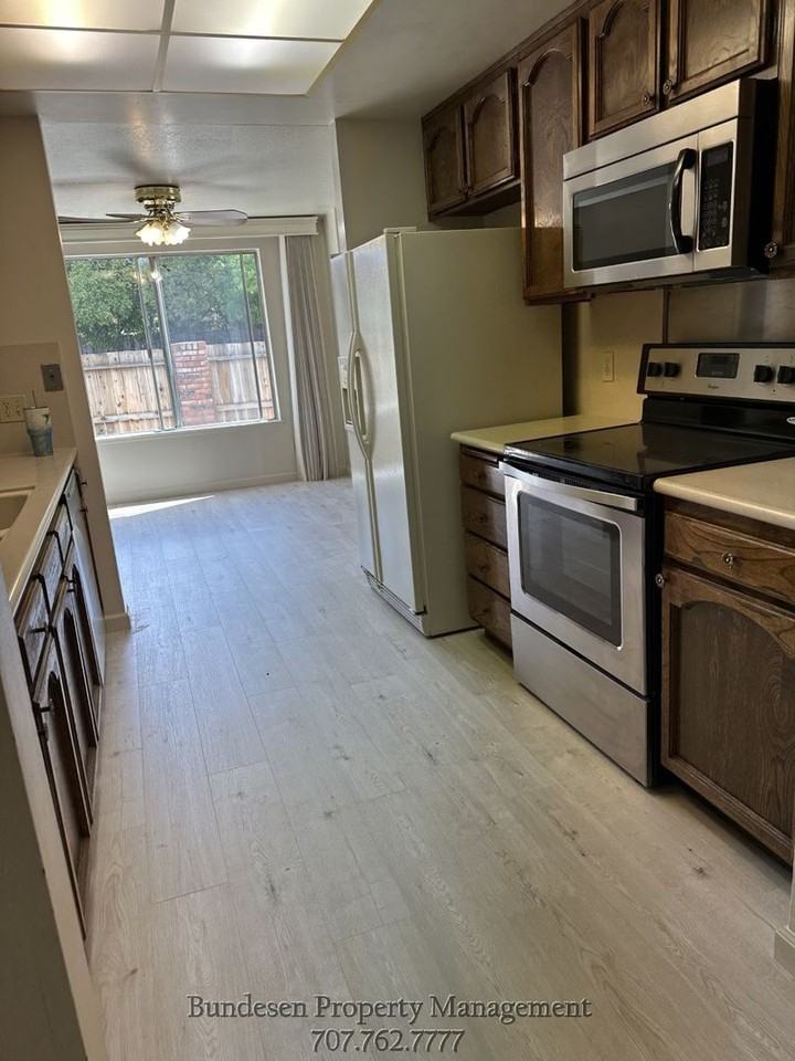 3200 Niagara Way - Photo 7 of 17