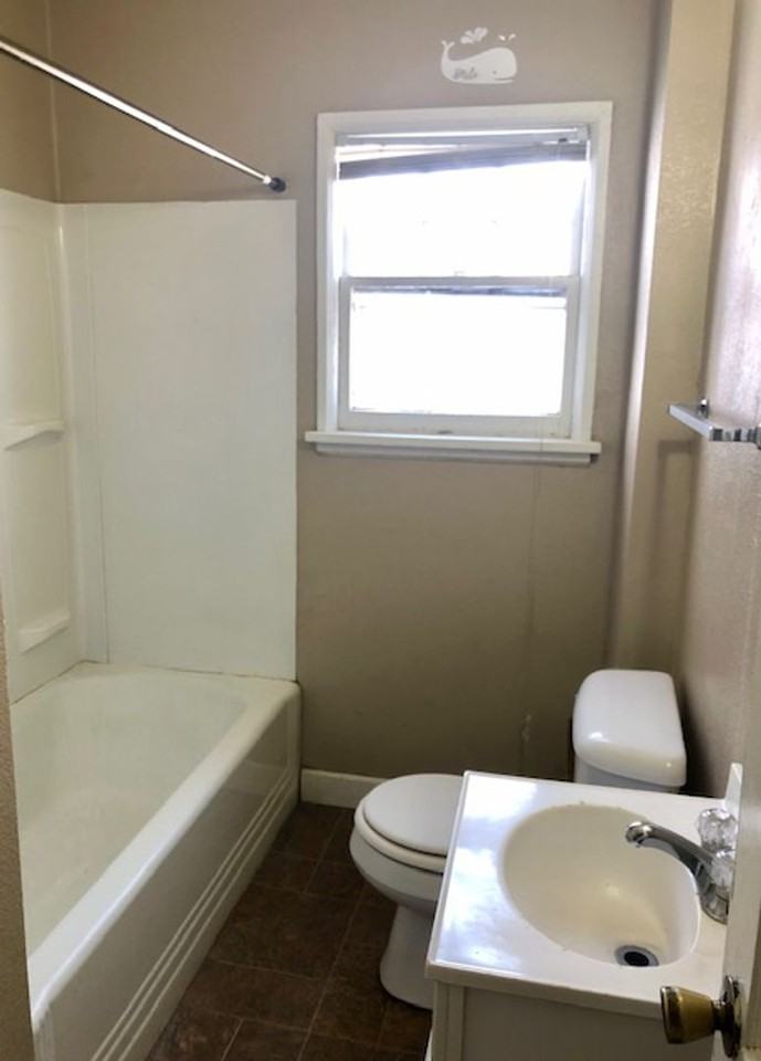 717 Adams St - Photo 3 of 8
