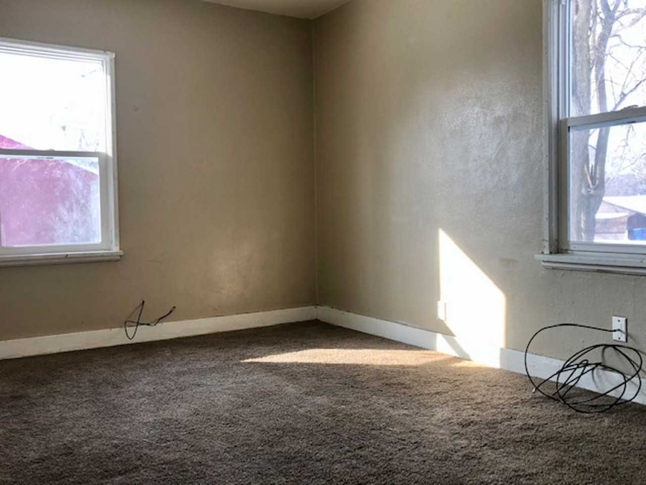 717 Adams St - Photo 5 of 8