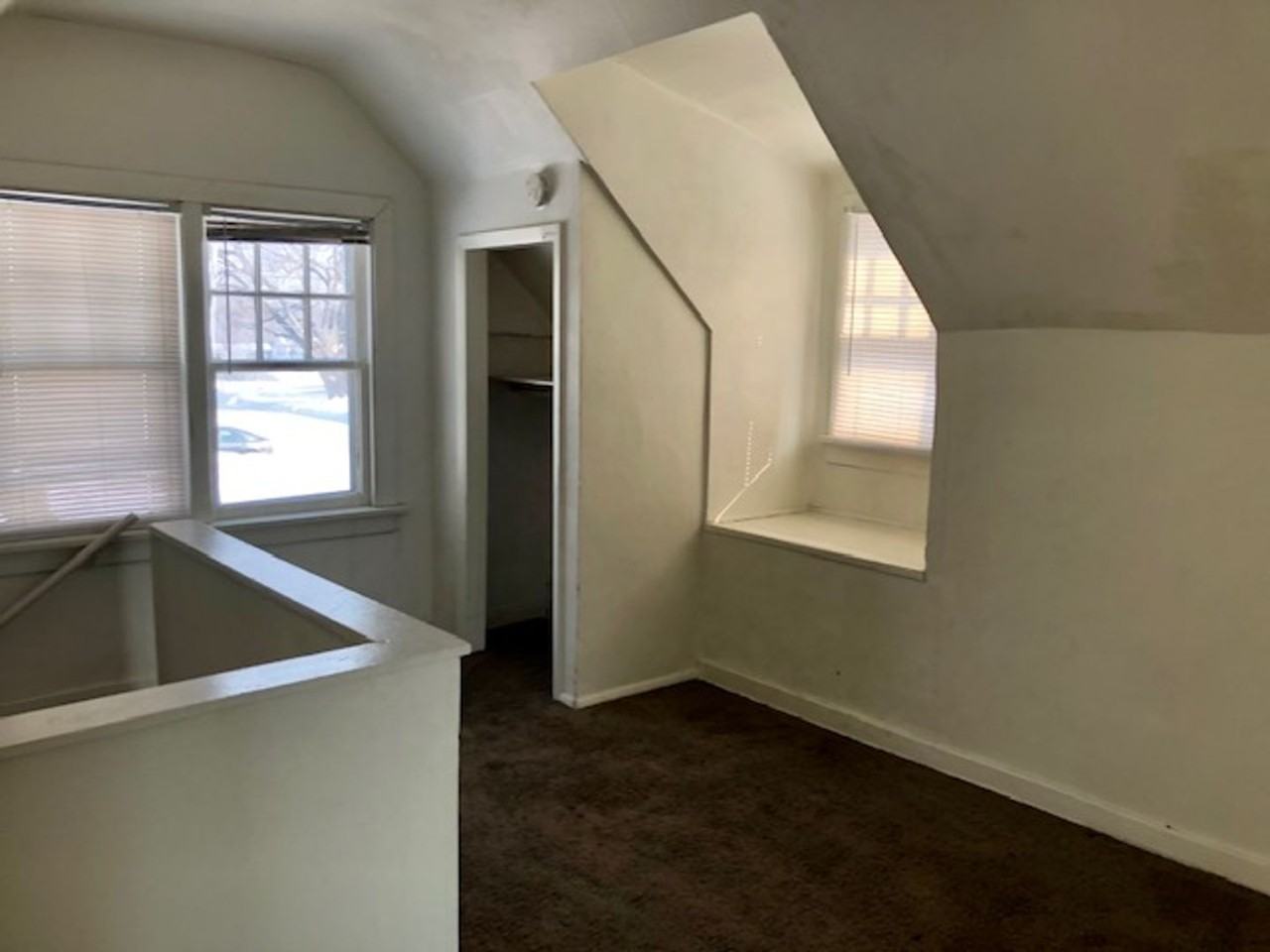 717 Adams St - Photo 6 of 8