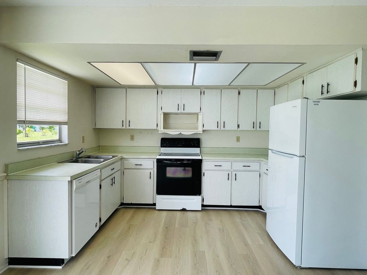 6161 La Porte Ter - Photo 5 of 21