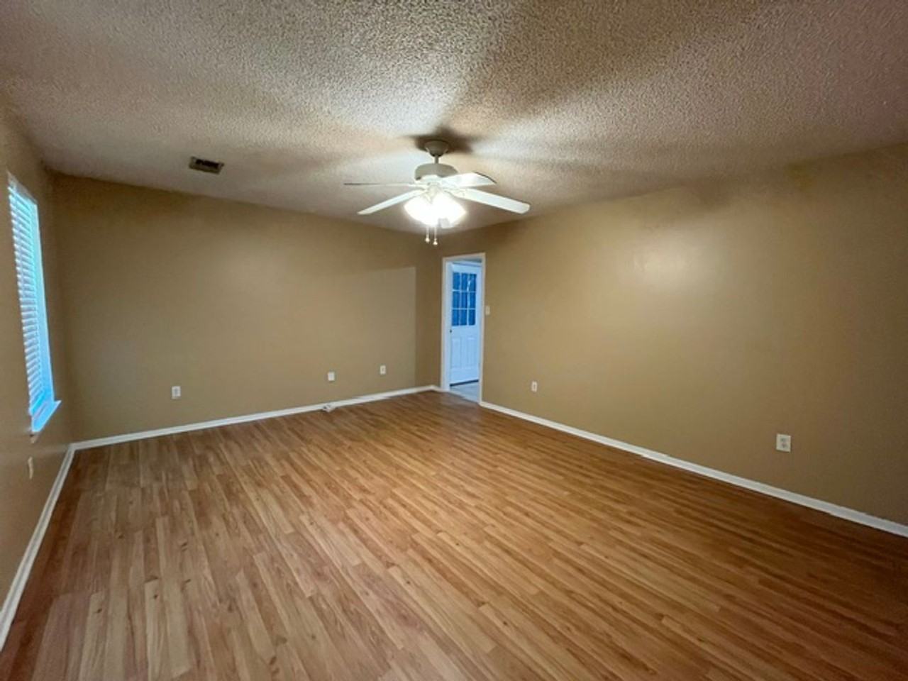 7386 Northbrook Dr - Photo 3 of 10