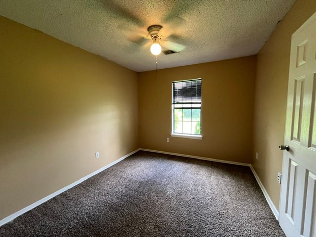 7386 Northbrook Dr - Photo 4 of 10
