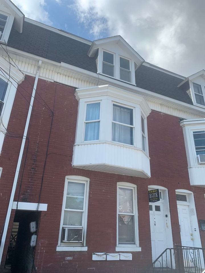 728 S Pershing Ave #3
