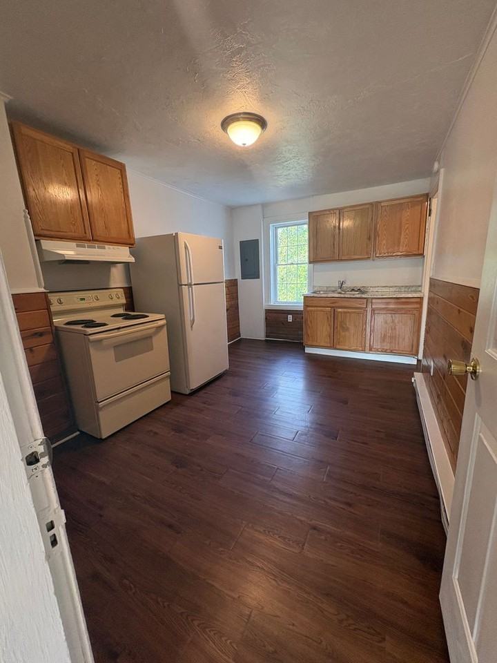 728 S Pershing Ave #3 - Photo 4 of 10