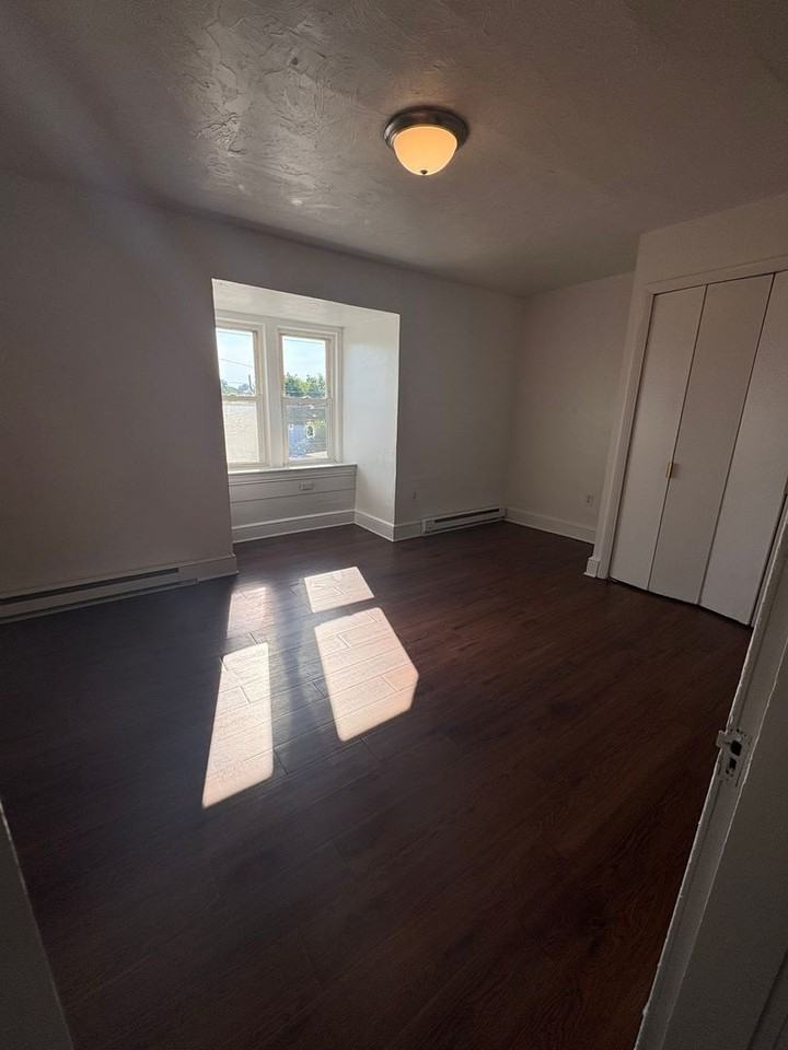 728 S Pershing Ave #3 - Photo 5 of 10