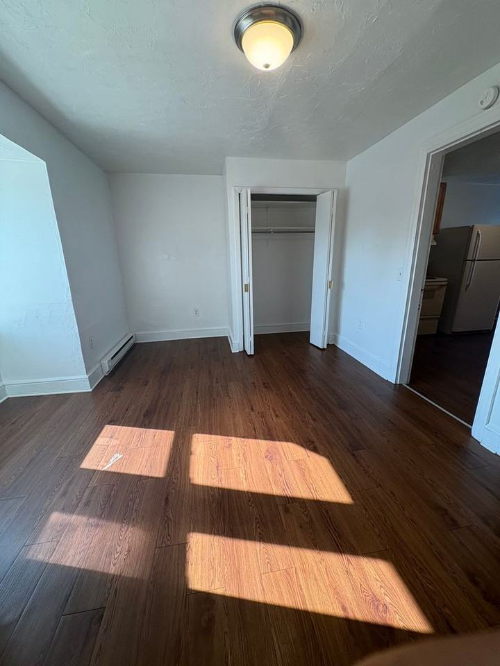 728 S Pershing Ave #3 - Photo 6 of 10