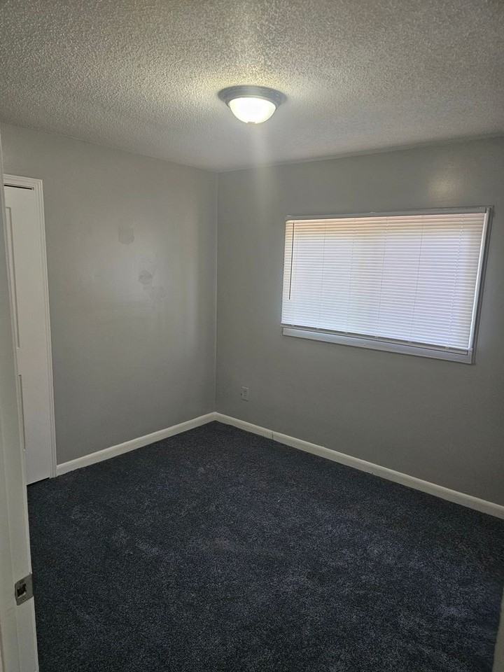 18331 Burgess - Photo 2 of 12