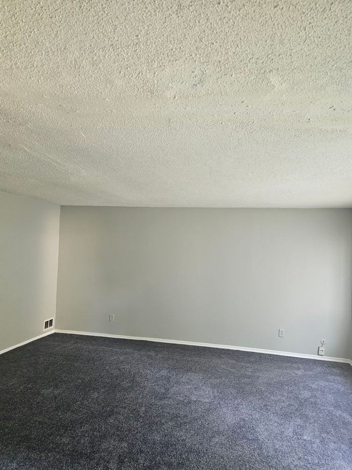 18331 Burgess - Photo 3 of 12