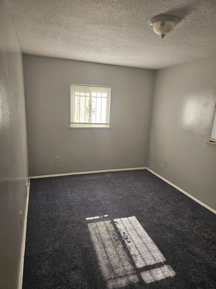 18331 Burgess - Photo 4 of 12