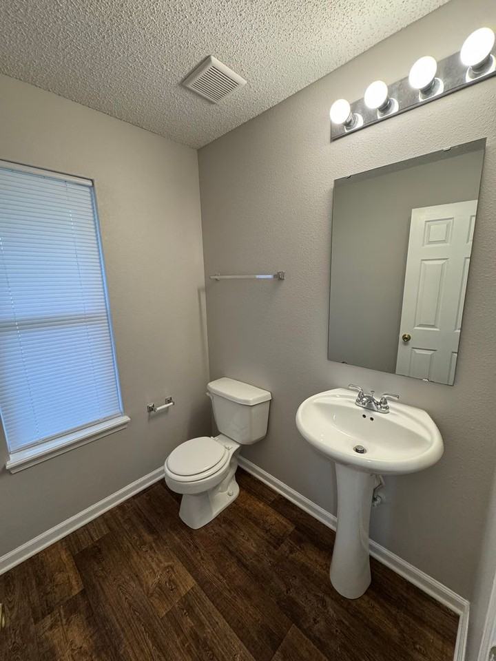 644 Springtree Ln - Photo 3 of 20