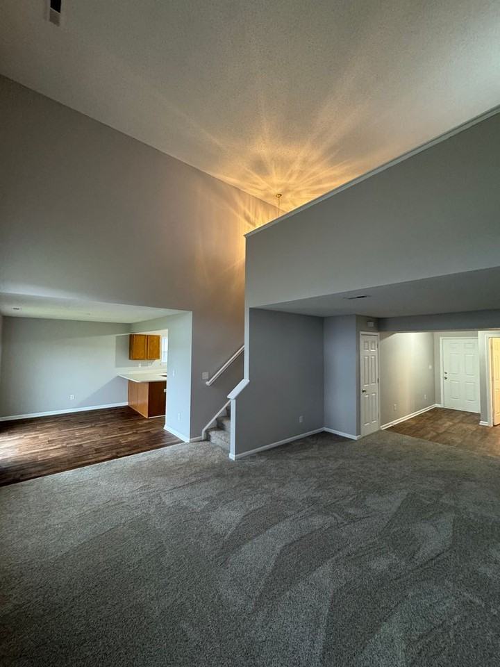 644 Springtree Ln - Photo 7 of 20