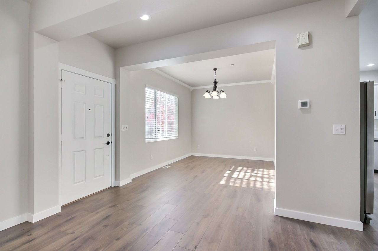 1448 Kincaid St - Photo 2 of 21