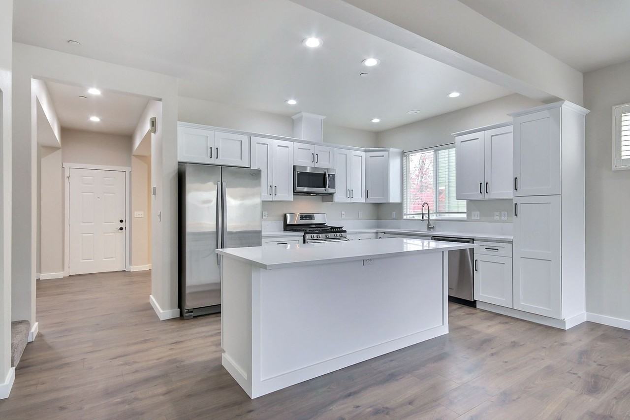 1448 Kincaid St - Photo 4 of 21