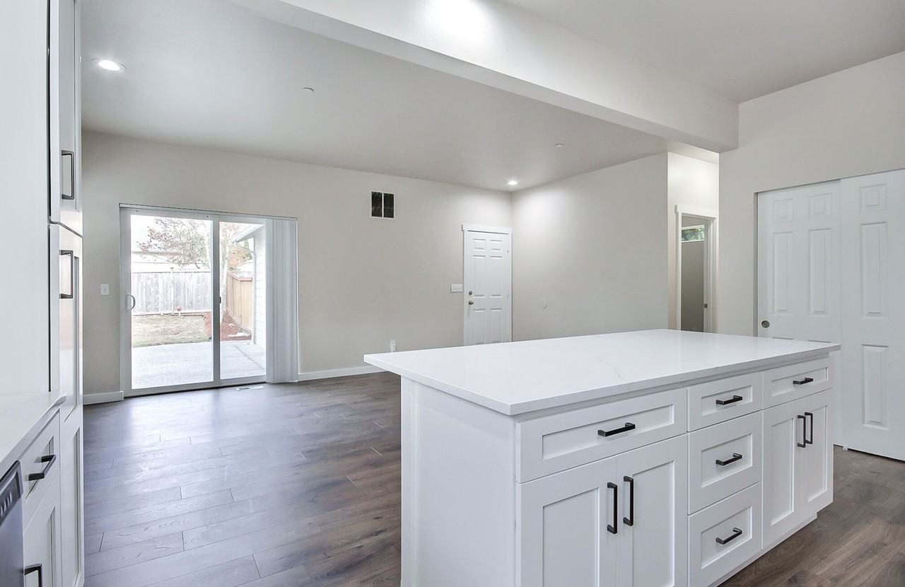 1448 Kincaid St - Photo 6 of 21
