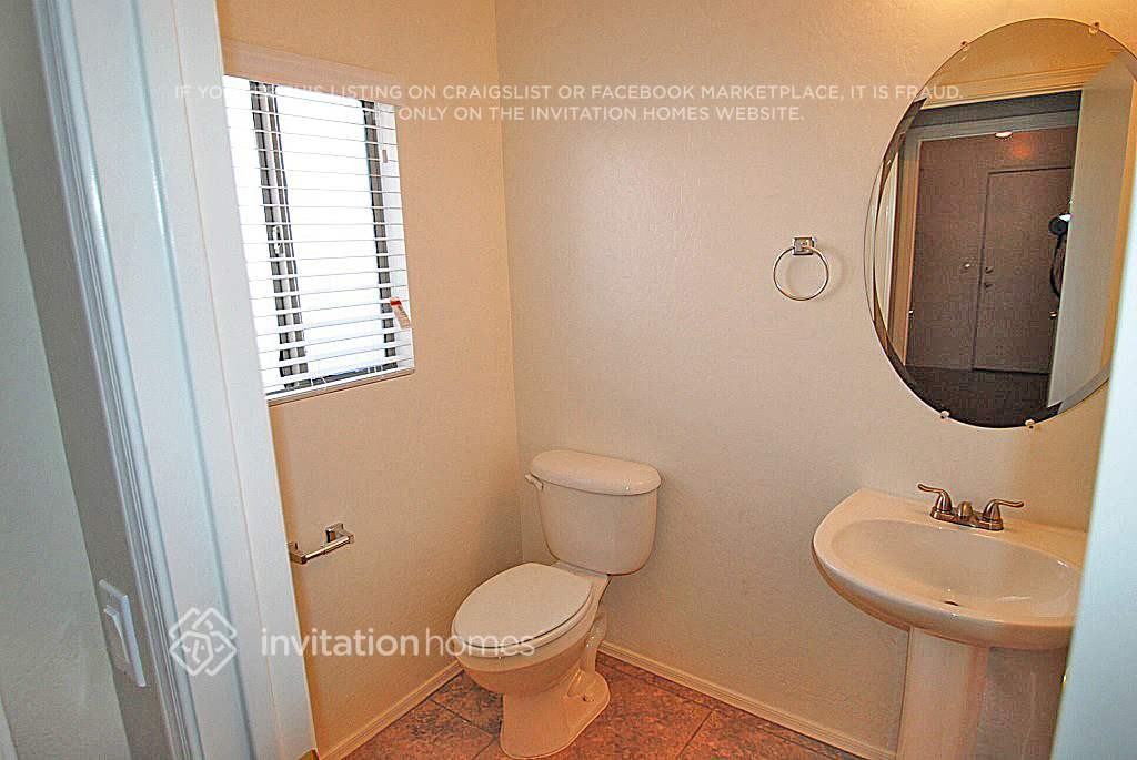 7914 W Claremont St - Photo 6 of 15