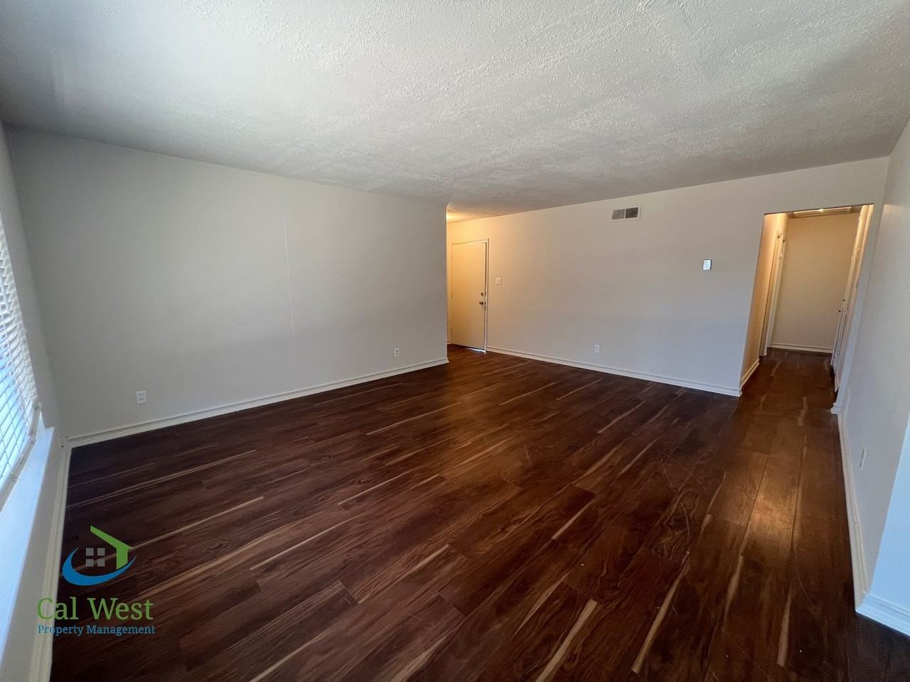 5510 Yale Dr - Photo 6 of 27