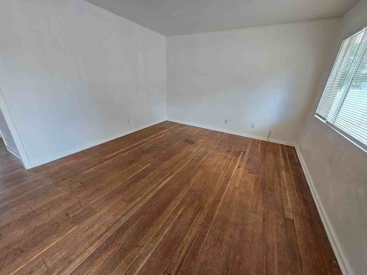 1 1 1/2-A La Paloma Lane (103) - Photo 2 of 8
