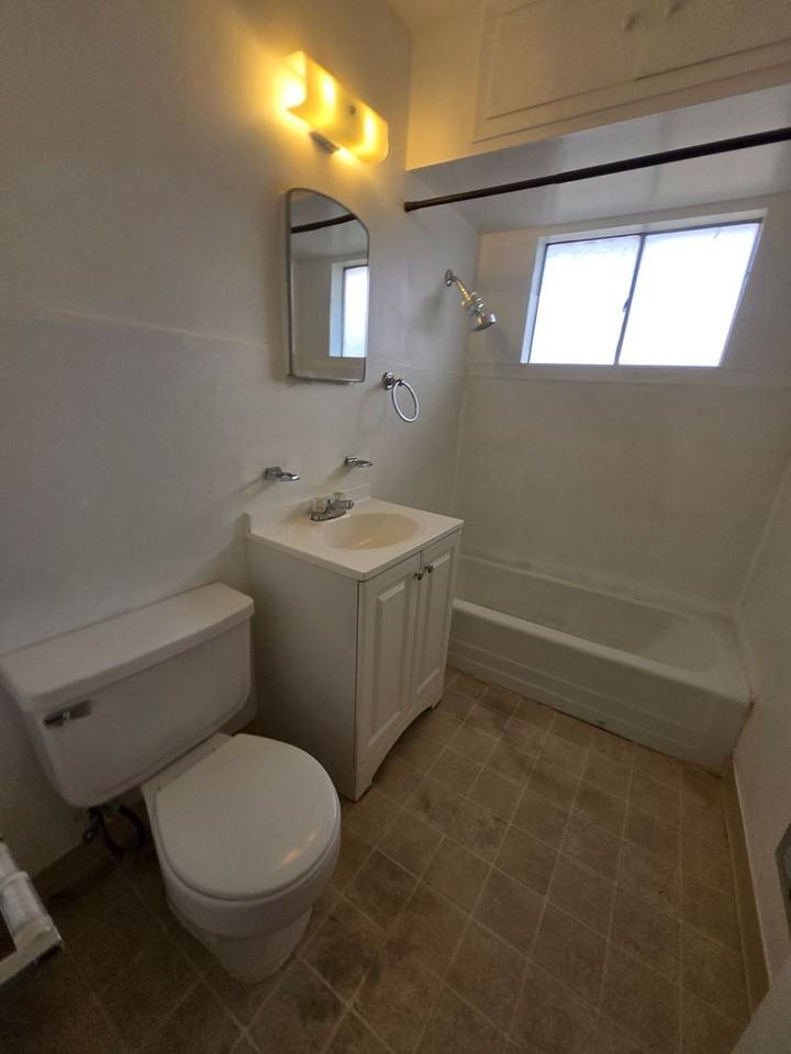 1 1 1/2-A La Paloma Lane (103) - Photo 5 of 8
