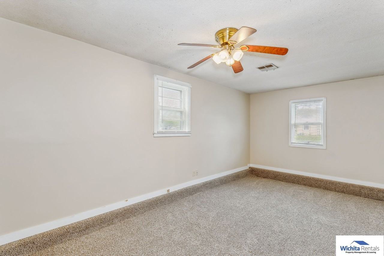2219 N Estelle St - Photo 5 of 15