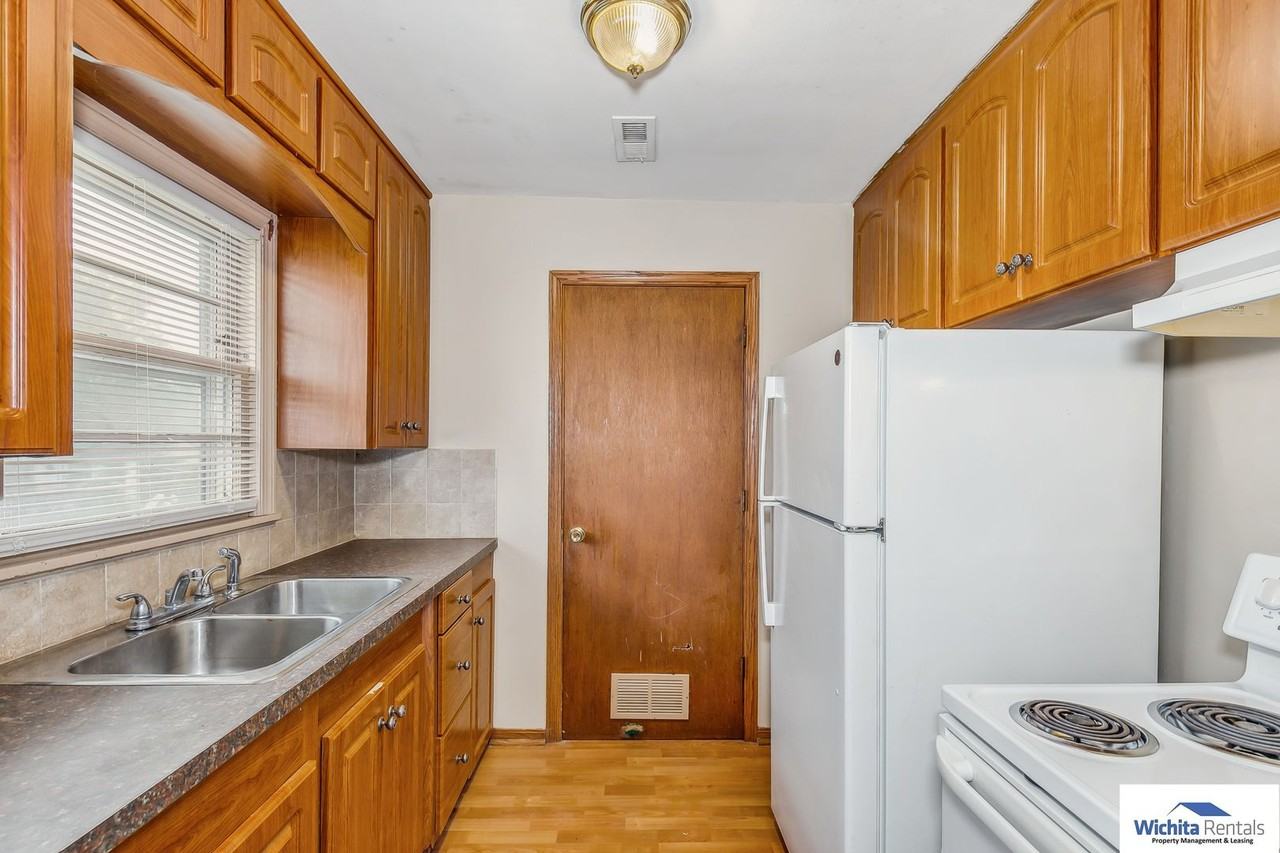 2219 N Estelle St - Photo 6 of 15