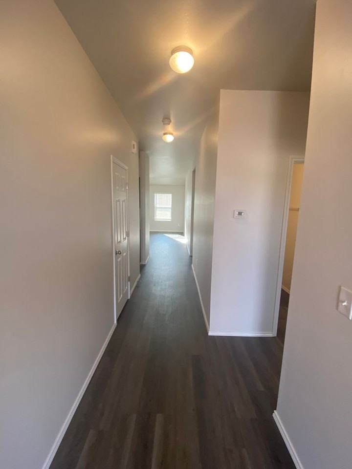 2027 Taylor St - Photo 5 of 22