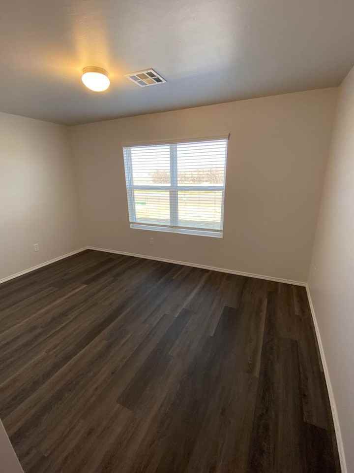 2027 Taylor St - Photo 6 of 22