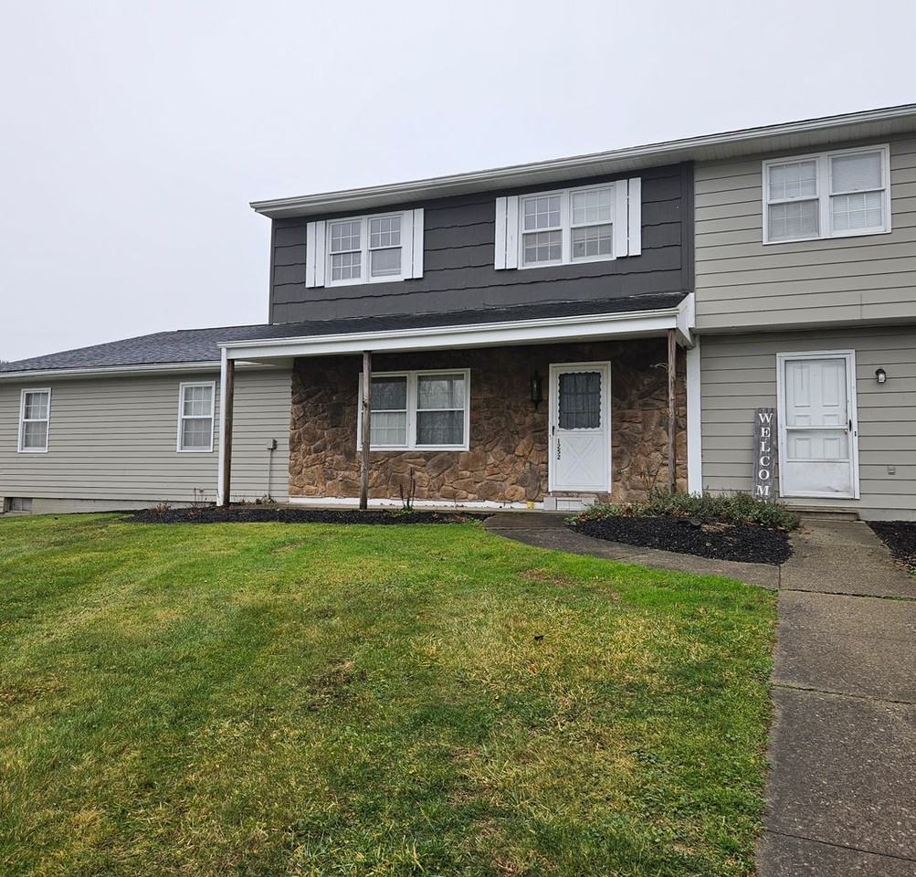 1252 Colonial Dr