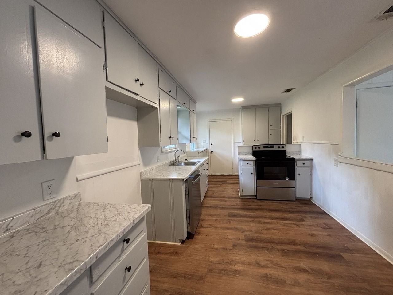 505 Highland Dr - Photo 5 of 16